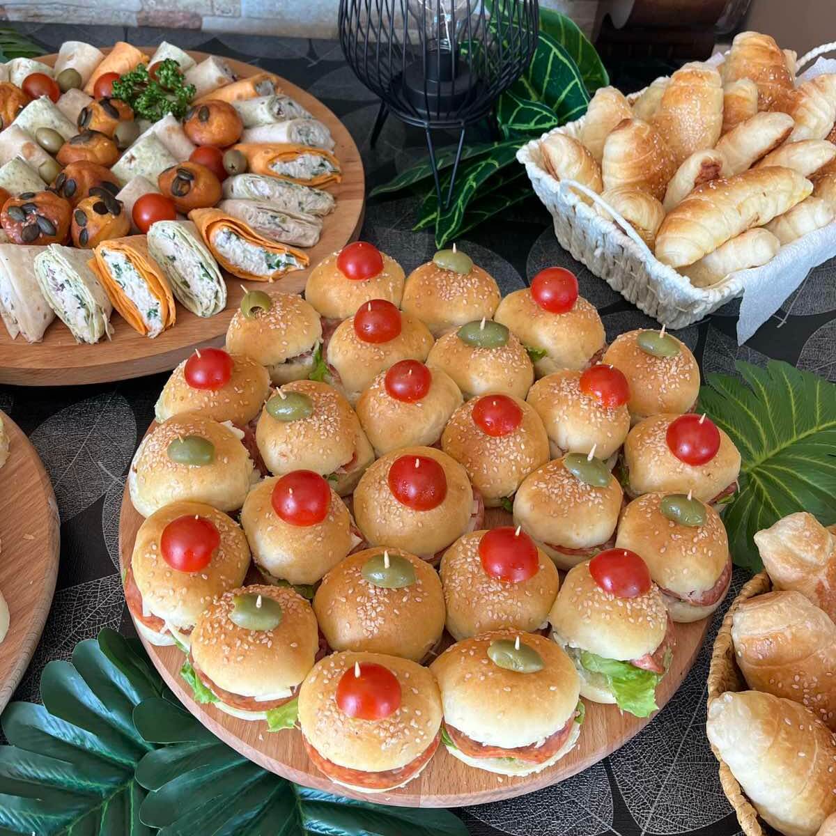 Ketering za dečije proslave - osnovni paket 2 Ketering za dečije proslave - osnovni paket Ketering za dečije proslave - osnovni paket - Image 2