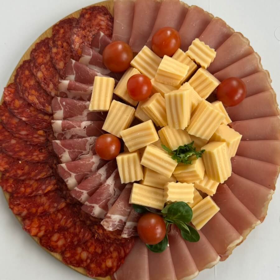 Ketering za dečije proslave - osnovni paket 3 Ketering za dečije proslave - osnovni paket Ketering za dečije proslave - osnovni paket - Image 3